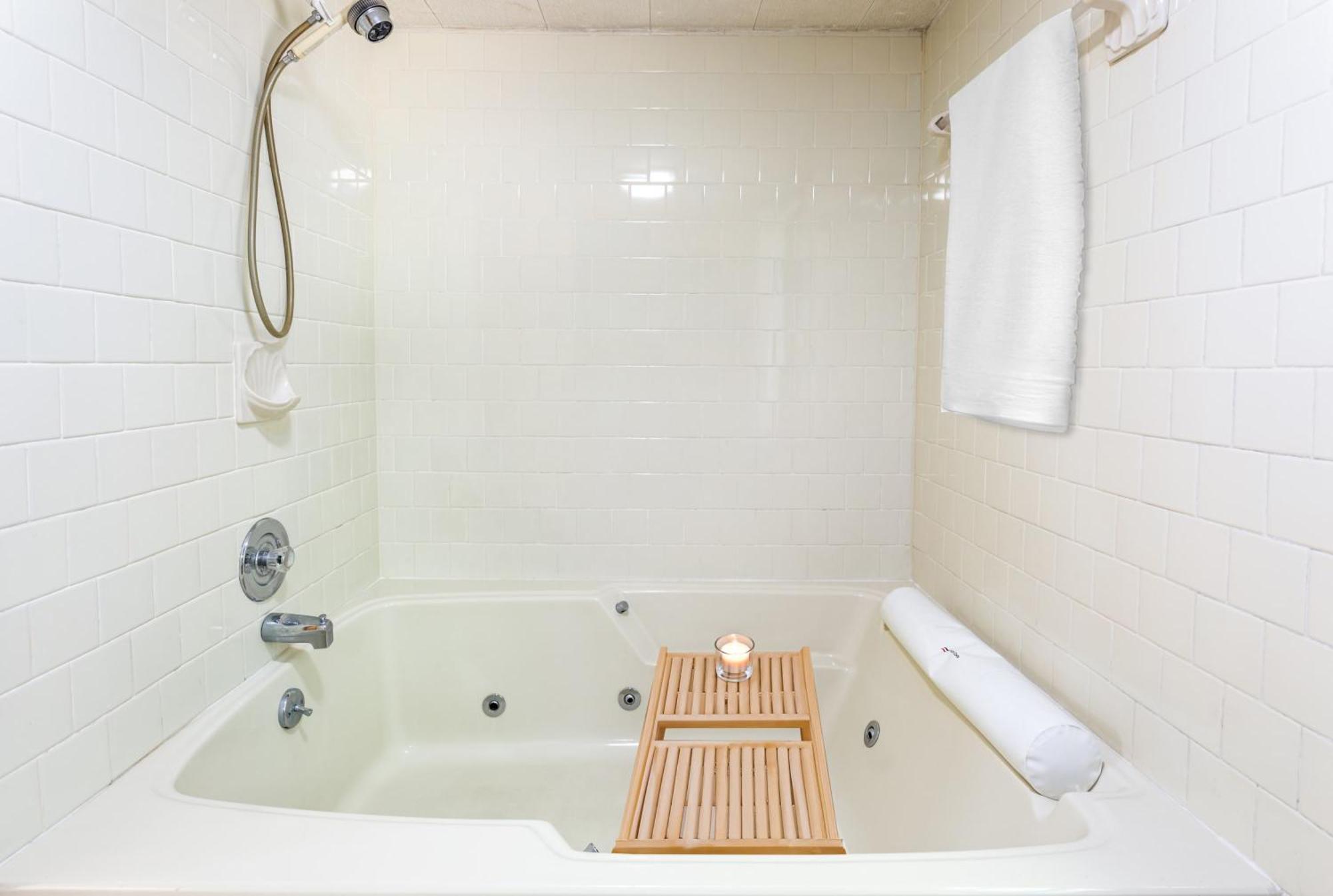 Hot Tub, Large Deck, Wifi, Fire Pit At Chalet Cabin Morton Grove Ngoại thất bức ảnh